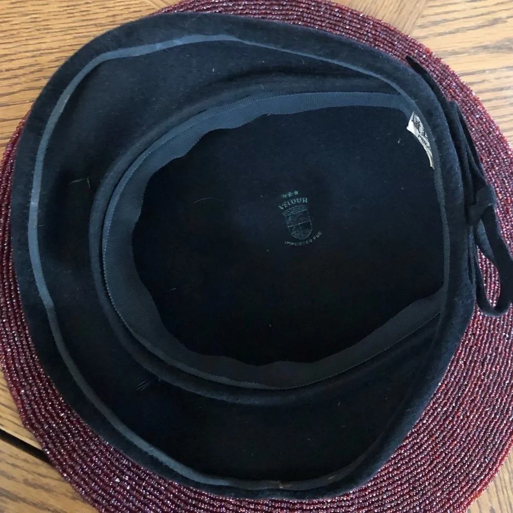 Vintage Black Velour Hat with Bumblebees - Picture 7 of 9